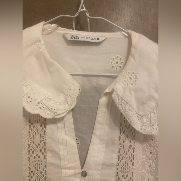 SOLD! Gorgeous Zara embroidered and lace blouse small - Picture 2 of 6
